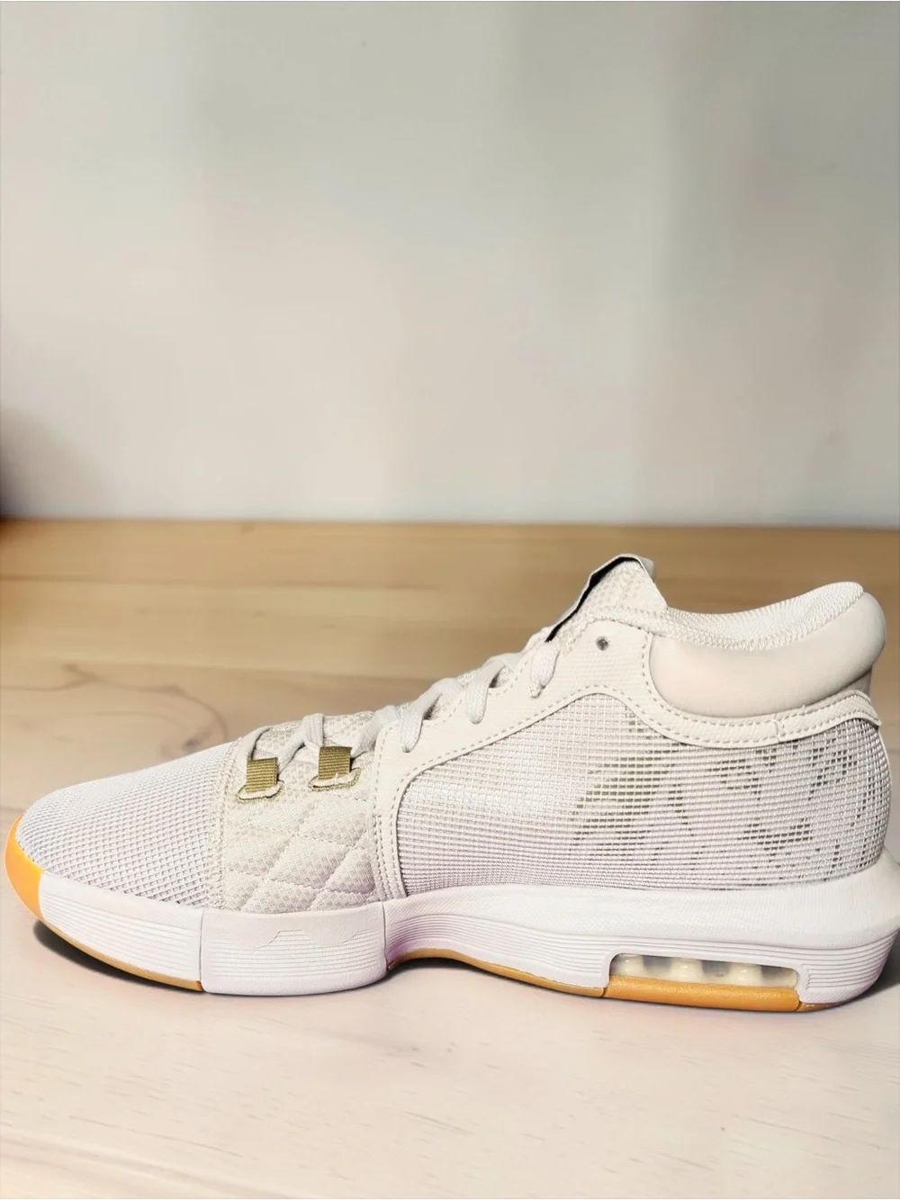 Nike LeBron Witness 8 Size 11.5 Men/Size 13 Women Brand NEW “Light Bone Gum”